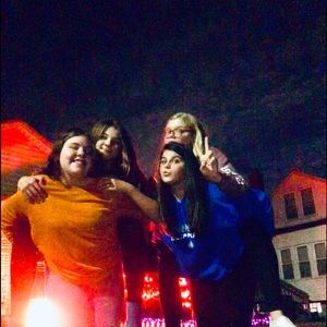 Meet your Posher, Julia